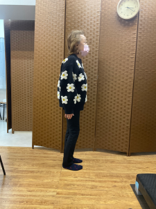 腰の曲がった女性