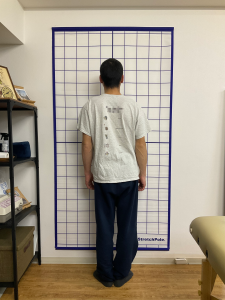 腰の曲がった男性